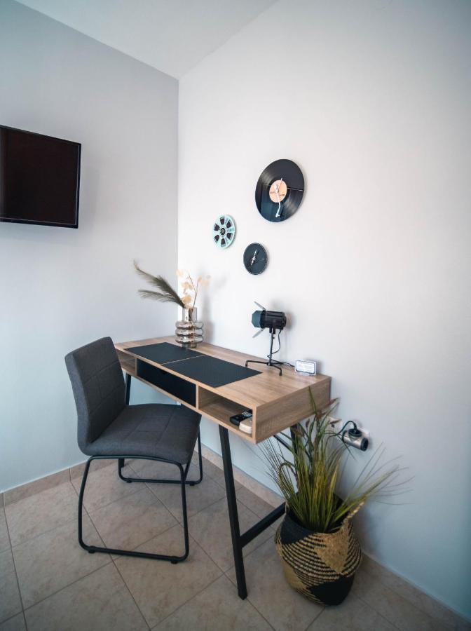 Menta Retro - Central Spot Apartments Volos Ngoại thất bức ảnh